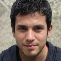 Portrait photo of Alex Herrera